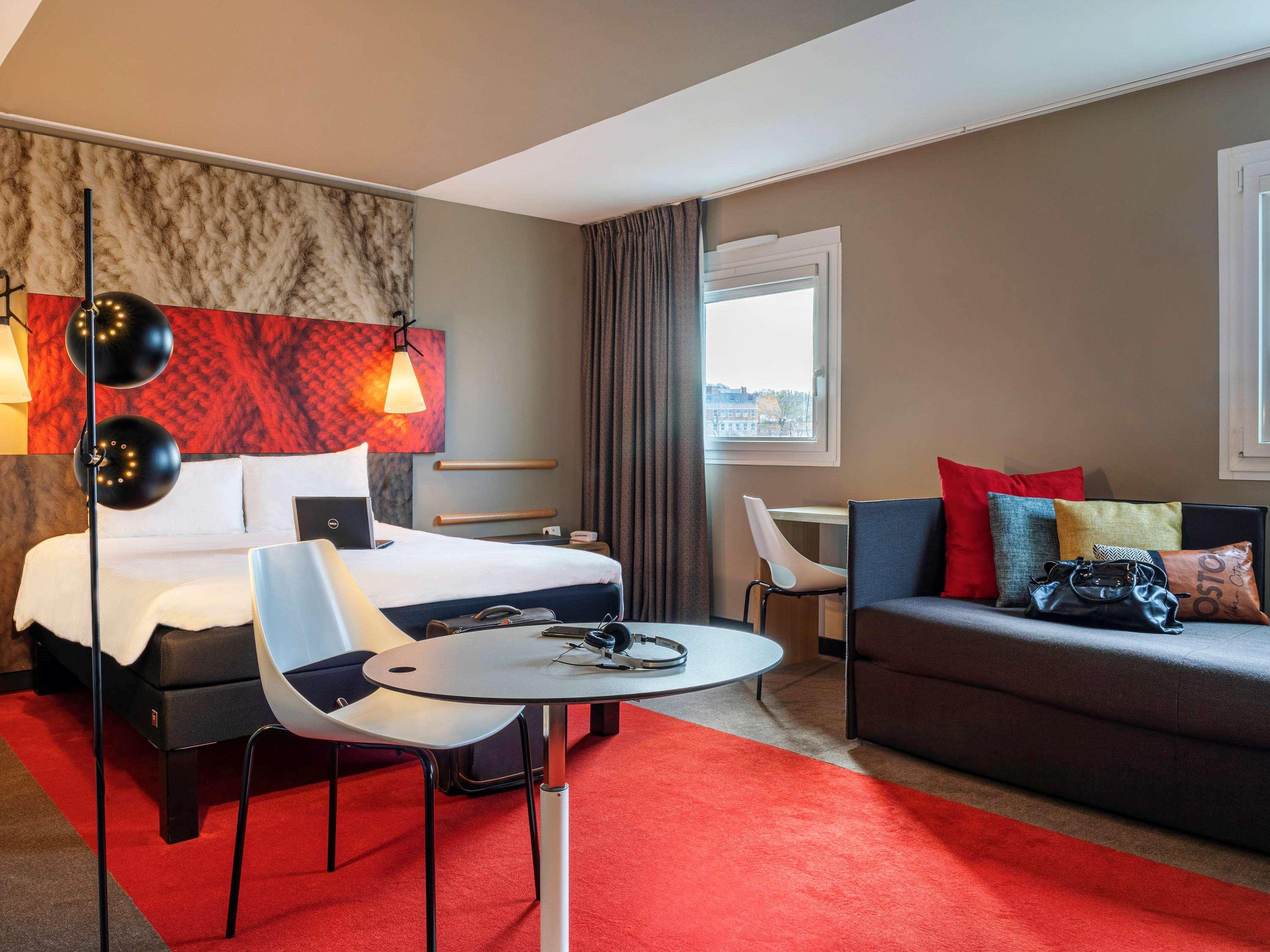 Отель Ibis Nanterre La Defense Экстерьер фото